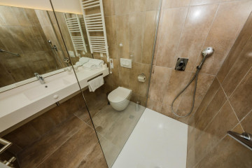 Medena Hotel Bathroom
