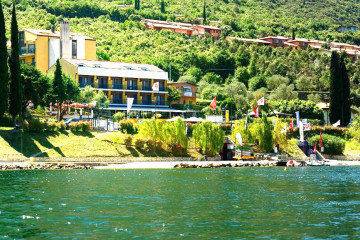 Lake side hotel Lake Garda All Inclusive