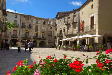 Besalu, Holidays to Spain